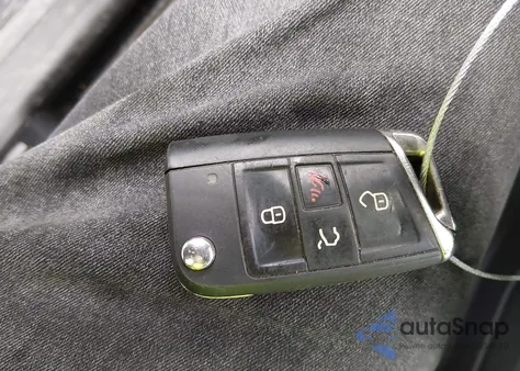 2018 Volkswagen Tiguan 2.0T Se/2.0T Sel z USA, uszkodzony, nr VIN 3VV2B7AXXJM072220